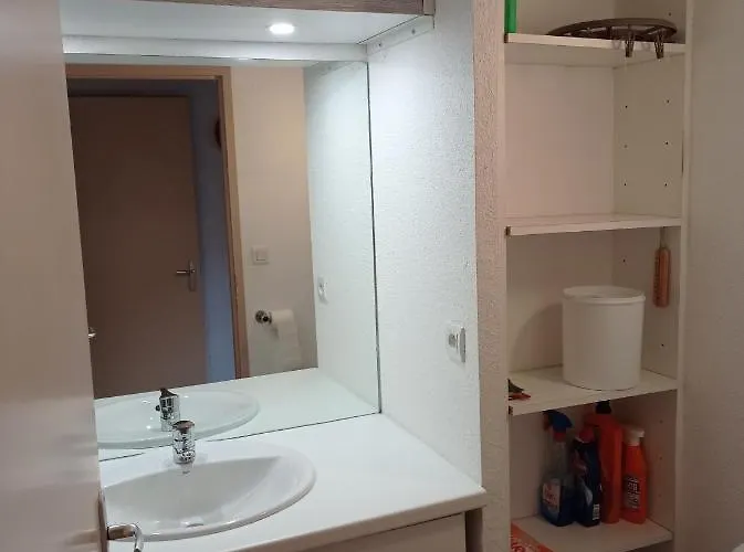 Agreable Avec Balcon Dans Calme * 科特雷