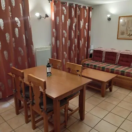 Apartment Agreable Avec Balcon Dans Calme *